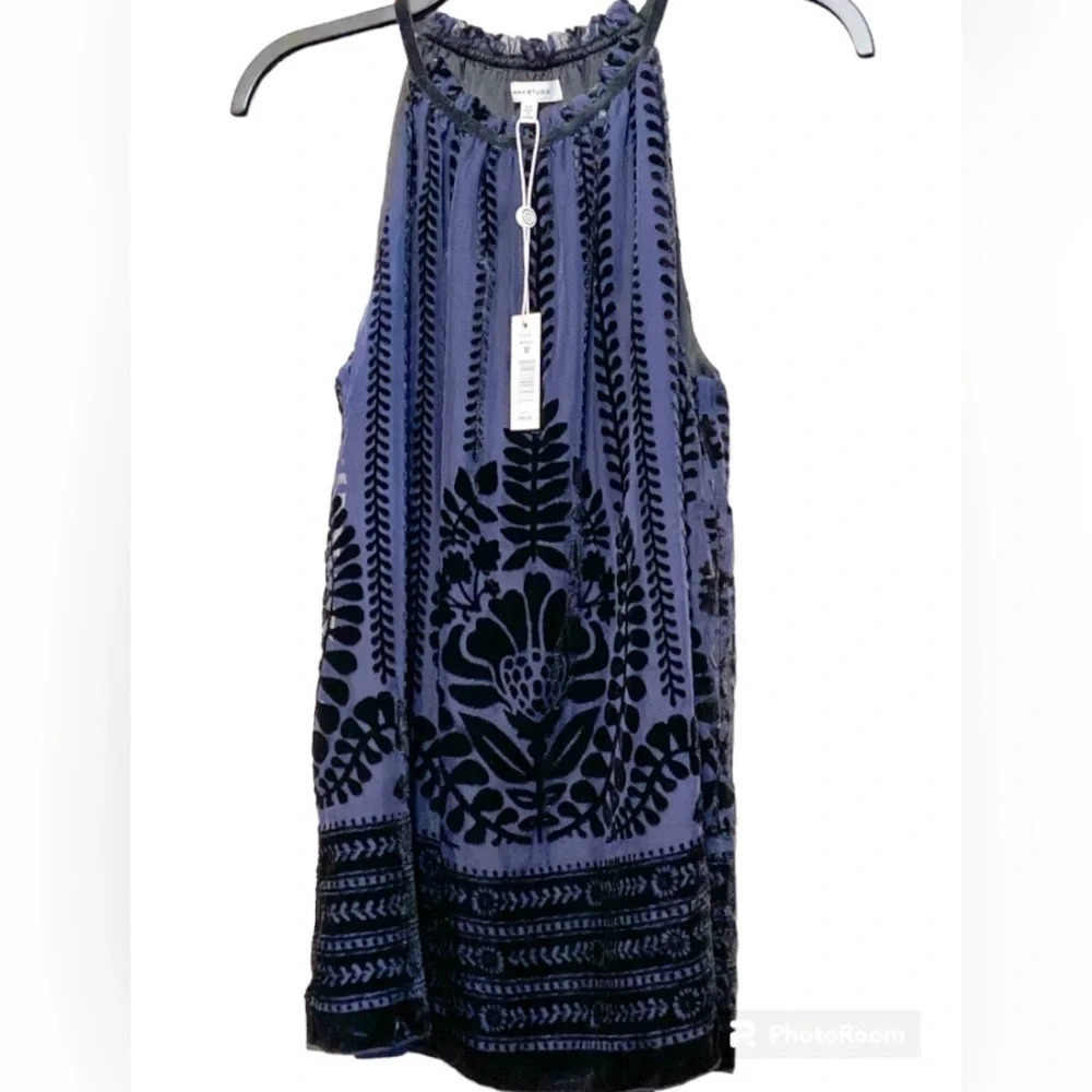 Navy blue and Black Velvet Max Studio Sleeveless Blouse.
BIN #1 - Picture 1 of 5